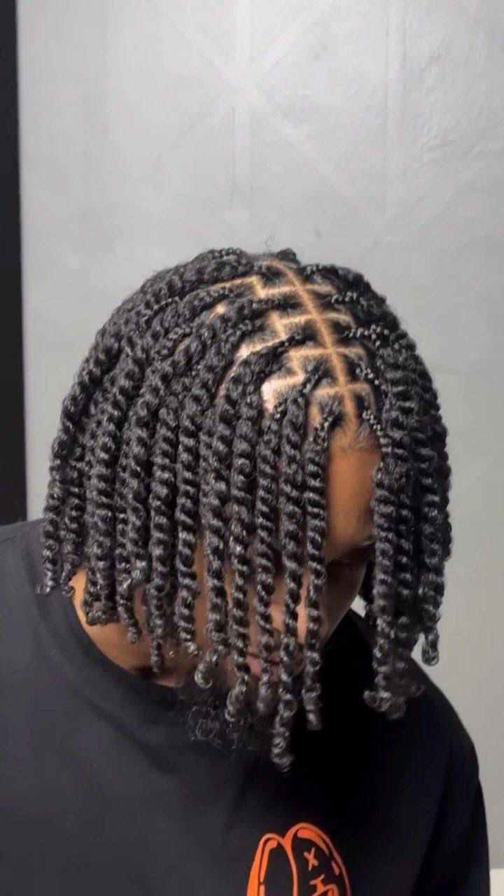 Detailed stitch braid pattern from the front